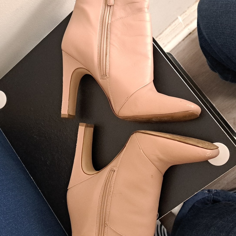 NINE WEST BOOTIES - Picture 4 of 8